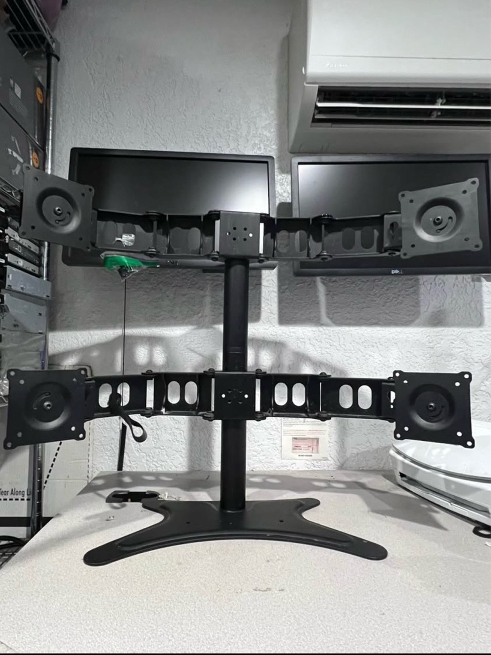 DELL Adjustable 4-Screen Monitor Stand - Black